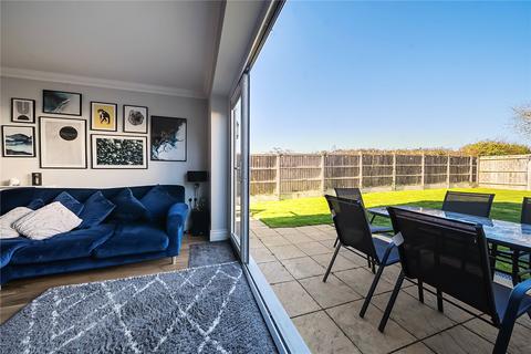 2 bedroom end of terrace house for sale, Skylark Place, Farnham GU9