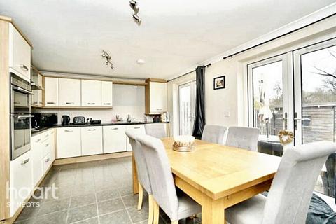 107 Skipper Way, Little Paxton, St Neots, PE19 6LT