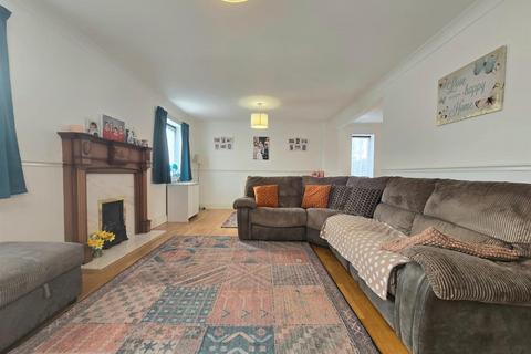 6 Tidcombe Close, Tiverton, EX16 4RA