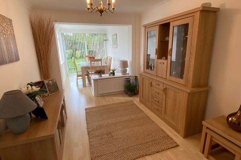 3 bedroom semi-detached house for sale, Barwick in Elmet, Gascoigne Road, LS15