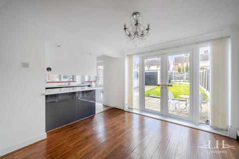 3 bedroom semi-detached house for sale, Falkirk Close, Hornchurch