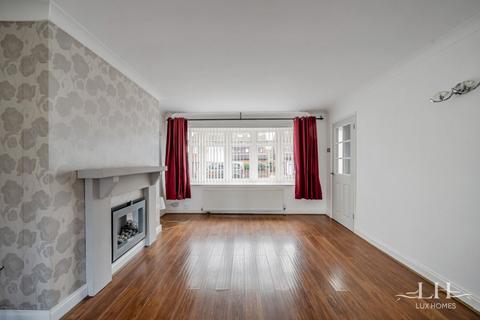4 Falkirk Close, Hornchurch, RM11 3QJ
