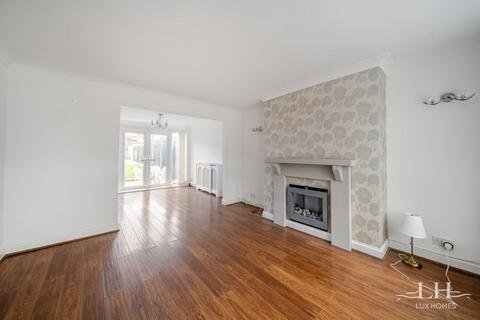 4 Falkirk Close, Hornchurch, RM11 3QJ