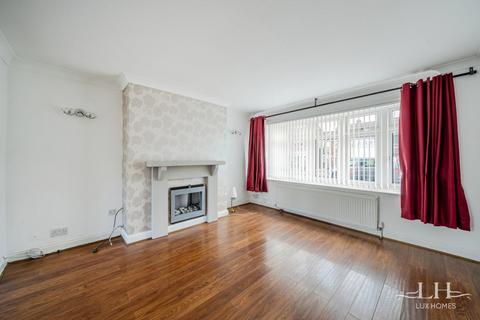4 Falkirk Close, Hornchurch, RM11 3QJ