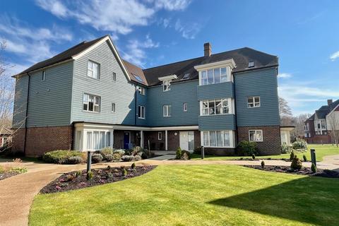 2 bedroom ground floor flat for sale, Hammond Way, Yateley GU46
