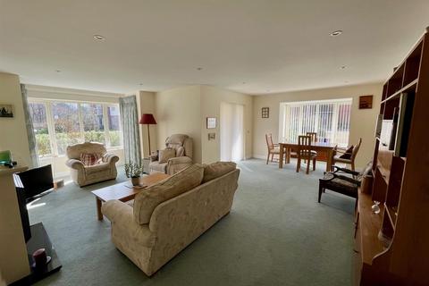 2 bedroom ground floor flat for sale, Hammond Way, Yateley GU46