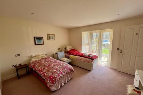 2 bedroom ground floor flat for sale, Hammond Way, Yateley GU46