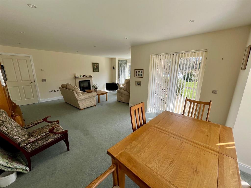 Living/Dining Room