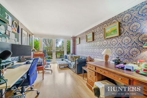 9, Julius Court Justin Close, Brentford, TW8 8QH