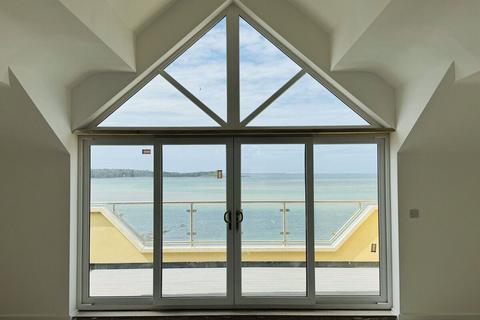 3 bedroom semi-detached house for sale, Vista Del Mar, Valley, LL65
