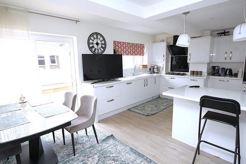 3 bedroom end of terrace house for sale, Christopher Crescent, Oakdale, POOLE, BH15
