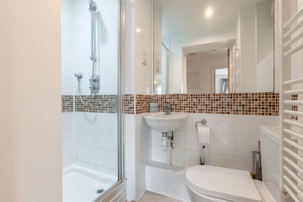 Shower room-1.jpg