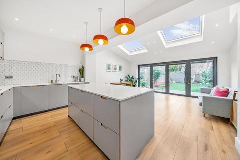 90 Durban Road, Beckenham, BR3 4EZ