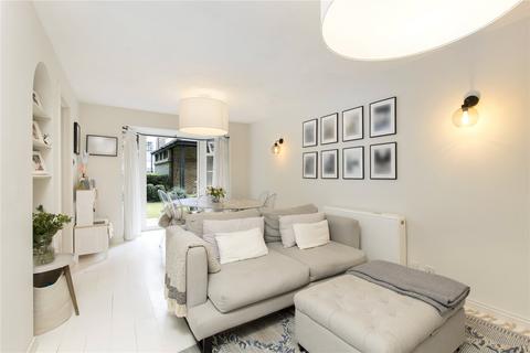 31 Selhurst Close, London, SW19 6AY