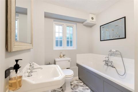 31 Selhurst Close, London, SW19 6AY