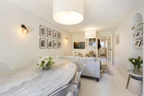 31 Selhurst Close, London, SW19 6AY
