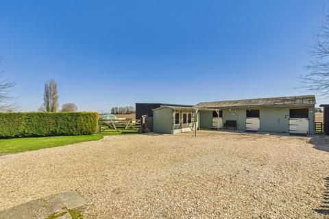 3 bedroom equestrian property for sale, Fendyke Road, Wisbech PE14