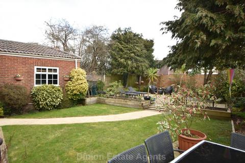 4 bedroom detached house for sale, The Paddock, Stubbington