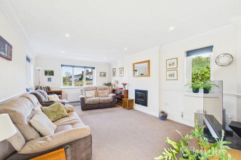 5 Bowling Green Close, Attleborough, NR17 2SA