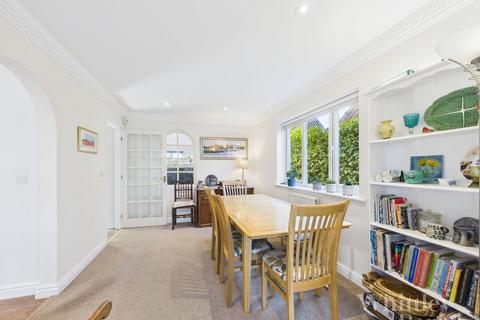 5 Bowling Green Close, Attleborough, NR17 2SA