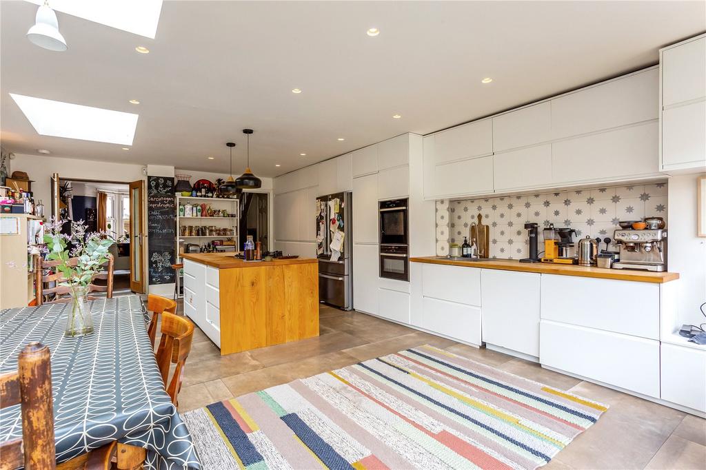 Kit/Dining Area