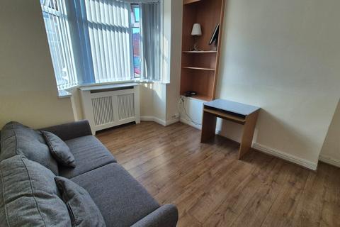 4 bedroom terraced house to rent, Great Western Street, M14 4DR