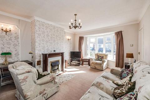 3 bedroom semi-detached bungalow for sale, Ainsdale Gardens, Newcastle Upon Tyne NE5