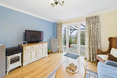 3 bedroom bungalow for sale, 6 Shakespeare Close, Haverfordwest