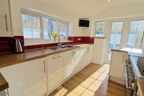 19 Chapel Street, Camelford, PL32 9PJ