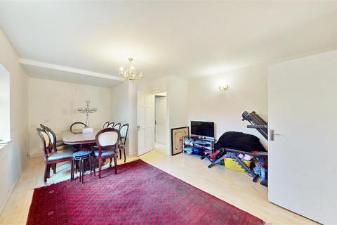 5 bedroom semi-detached house for sale, Beverley Gardens, Wembley