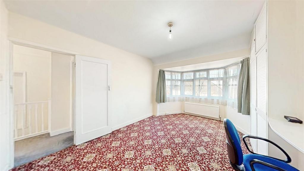 Bedroom 1.jpg