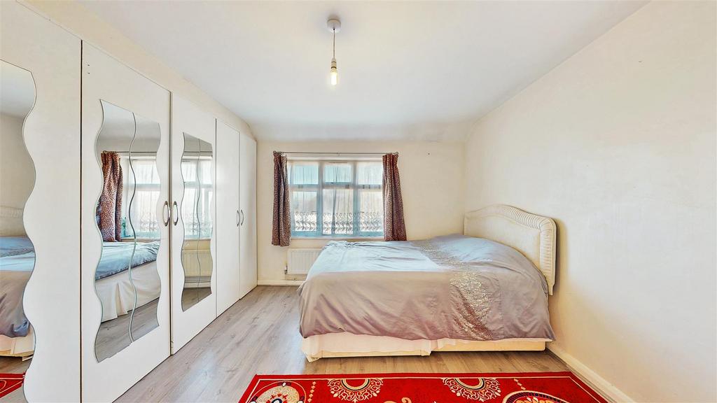Bedroom 4.jpg