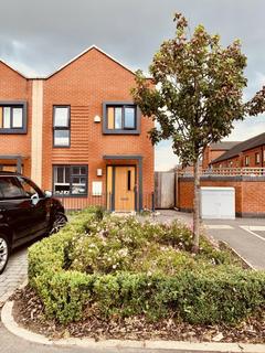 3 bedroom townhouse to rent, St. Ambrose Lane, Salford, M6