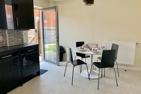 3 bedroom townhouse to rent, St. Ambrose Lane, Salford, M6