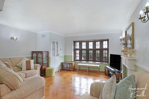 3 bedroom detached house for sale, Thornhill, Epping CM16
