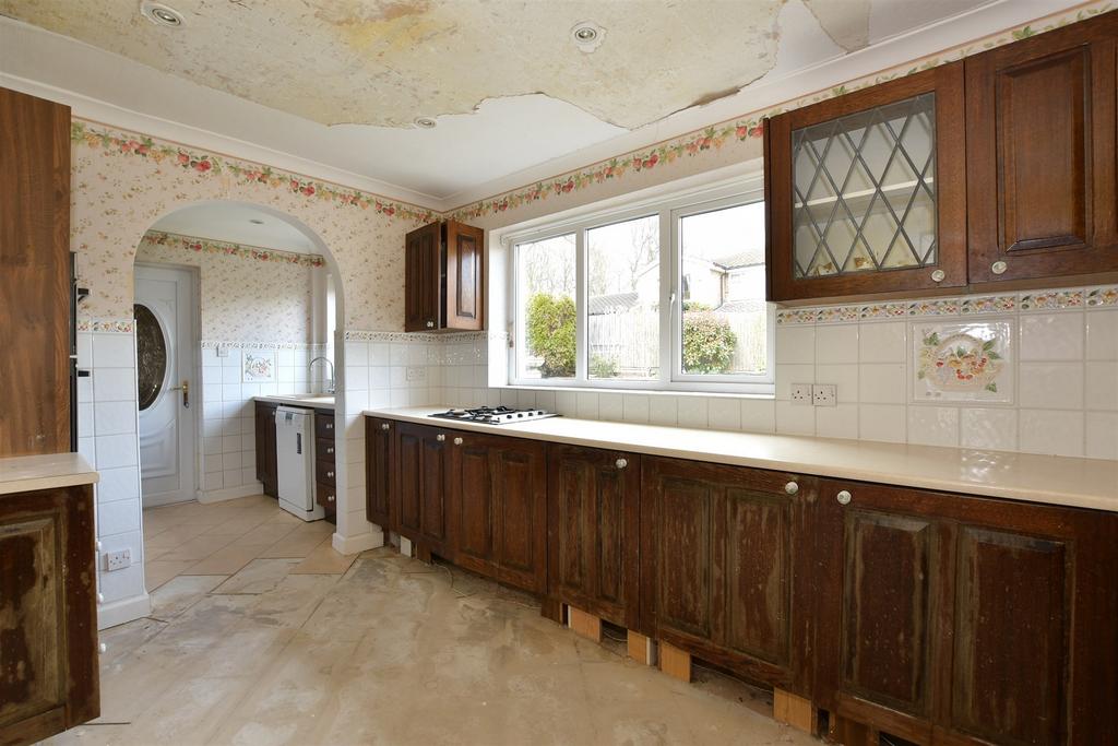 Kitchen/Breakfast Area