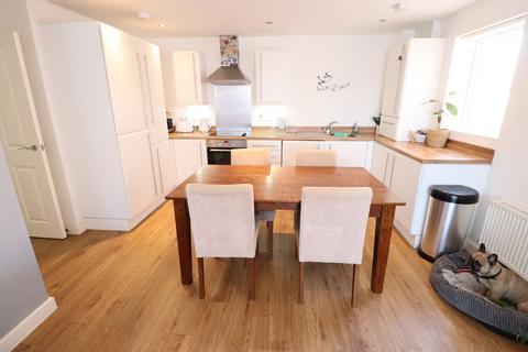 8 Campbell Court Brook Mead, Basildon, SS15 6JH