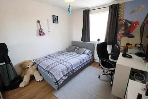 8 Campbell Court Brook Mead, Basildon, SS15 6JH