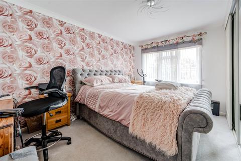 2 bedroom flat for sale, Ferringham Lane, Ferring, Worthing, West Sussex, BN12