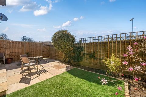 8 Denning Close, Hampton, TW12 3YT