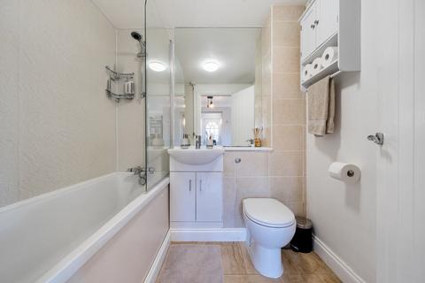 8 Denning Close, Hampton, TW12 3YT