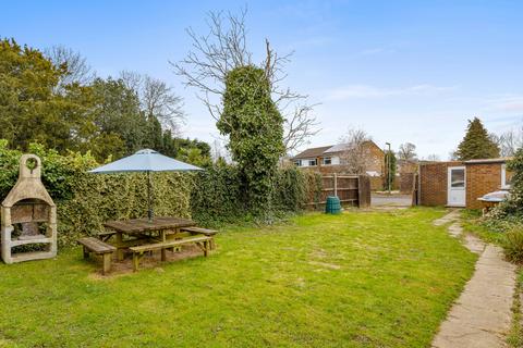 3 bedroom detached house for sale, Lee Street, Horley, Surrey, RH6