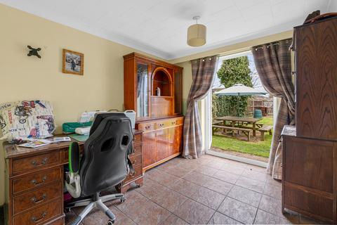3 bedroom detached house for sale, Lee Street, Horley, Surrey, RH6