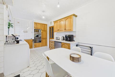 undefined, West View, North Cliffe