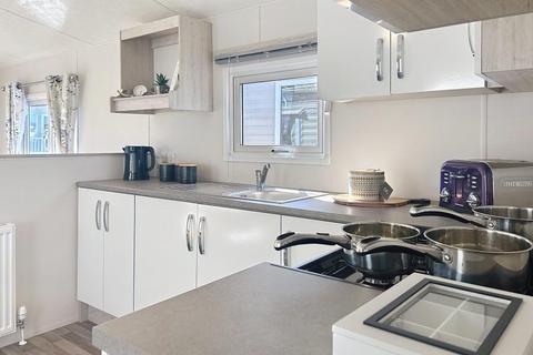2 bedroom park home for sale, Pakefield Holiday Park