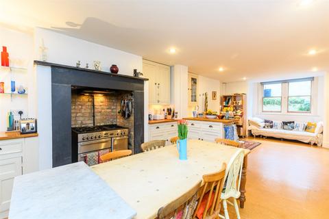 4 bedroom townhouse for sale, Weston Road, Strood, Rochester, Kent