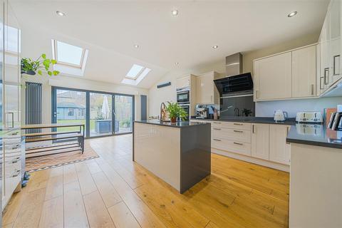 10 Bockhampton Road, Kingston Upon Thames, KT2 5JU