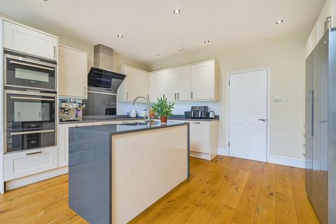 10 Bockhampton Road, Kingston Upon Thames, KT2 5JU