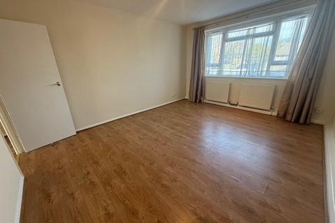2 bedroom flat to rent, Marrion Court, Ashurst Road