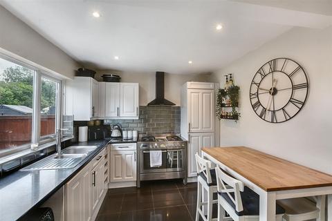 2 bedroom semi-detached house for sale, Cambridge Crescent, Stapleford